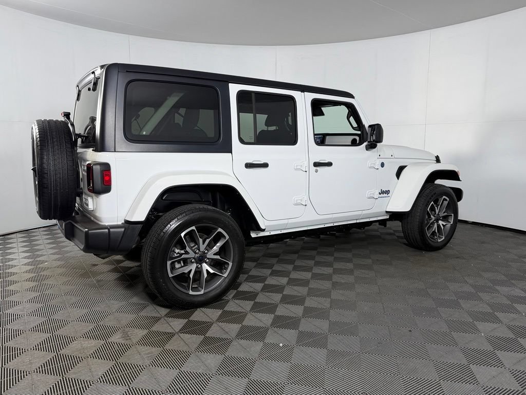 Used 2024 Jeep Wrangler Unlimited AWD/4WD image 7