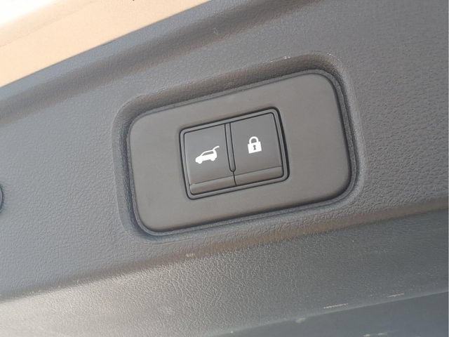 Used 2025 Nissan Pathfinder SL AWD/4WD image 29