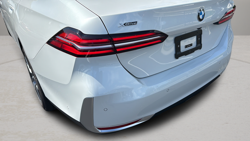 Used 2026 BMW 540i xDrive w/ Premium Package AWD/4WD image 12