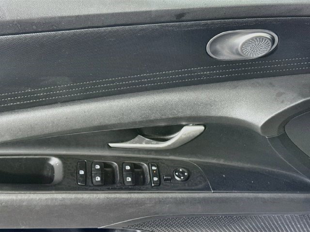 Used 2025 Hyundai Elantra SE FWD image 22