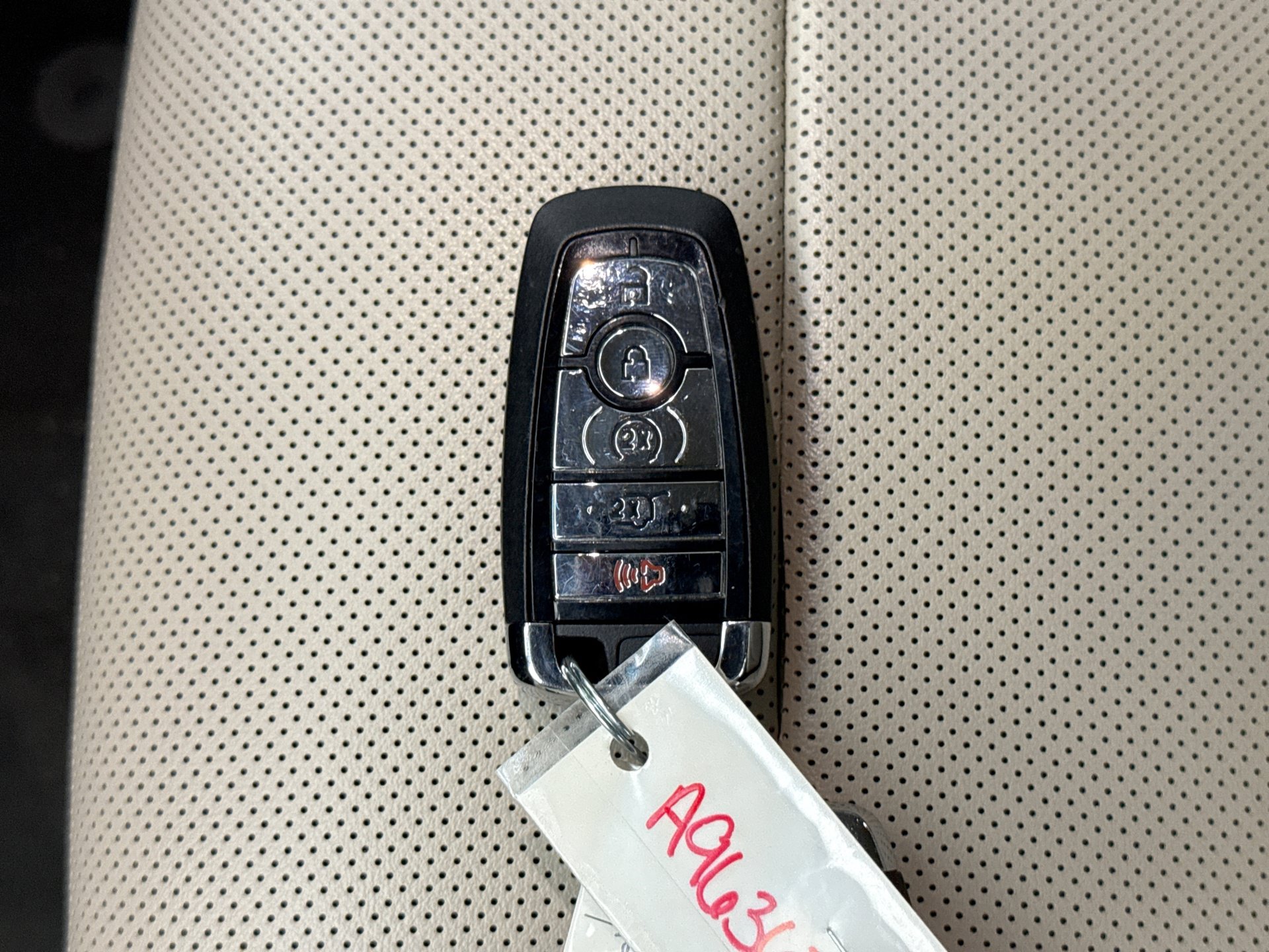 Used 2024 Lincoln Nautilus Premier AWD/4WD image 8