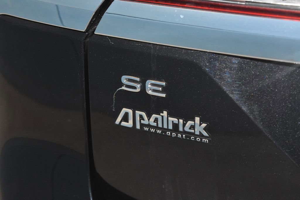 Used 2025 Volkswagen Atlas SE image 23