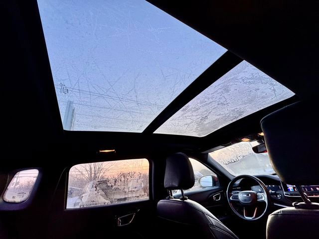 Used 2022 Jeep Compass Limited w/ (RED) Package image 17