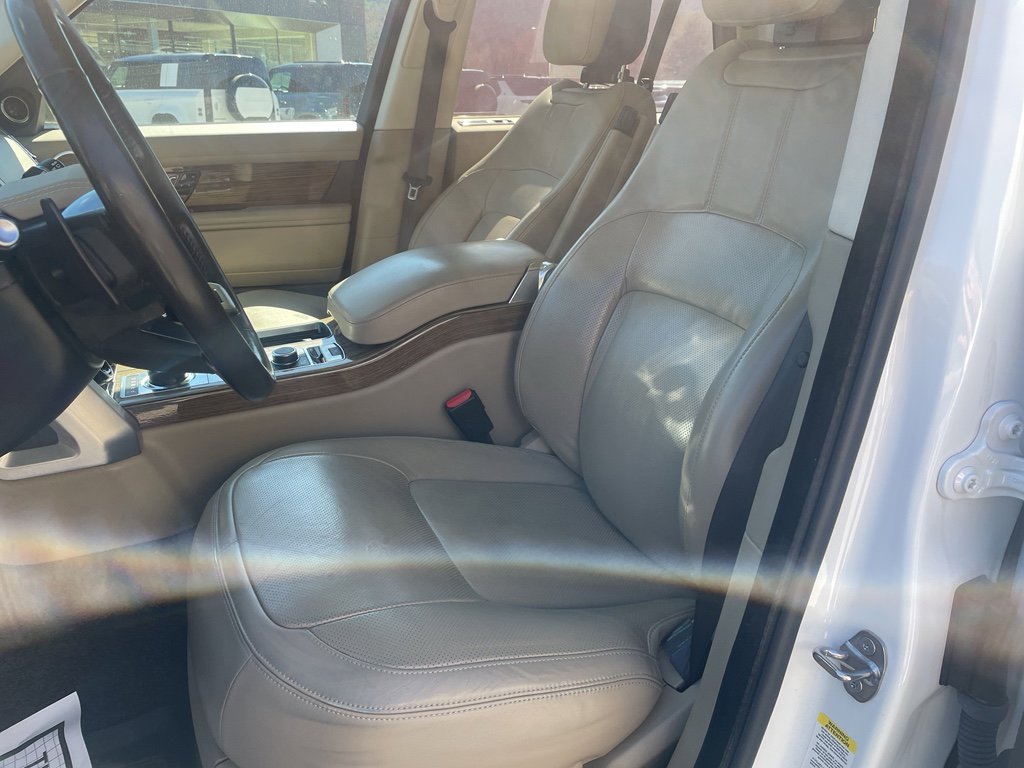 Used 2018 Land Rover Range Rover HSE image 10