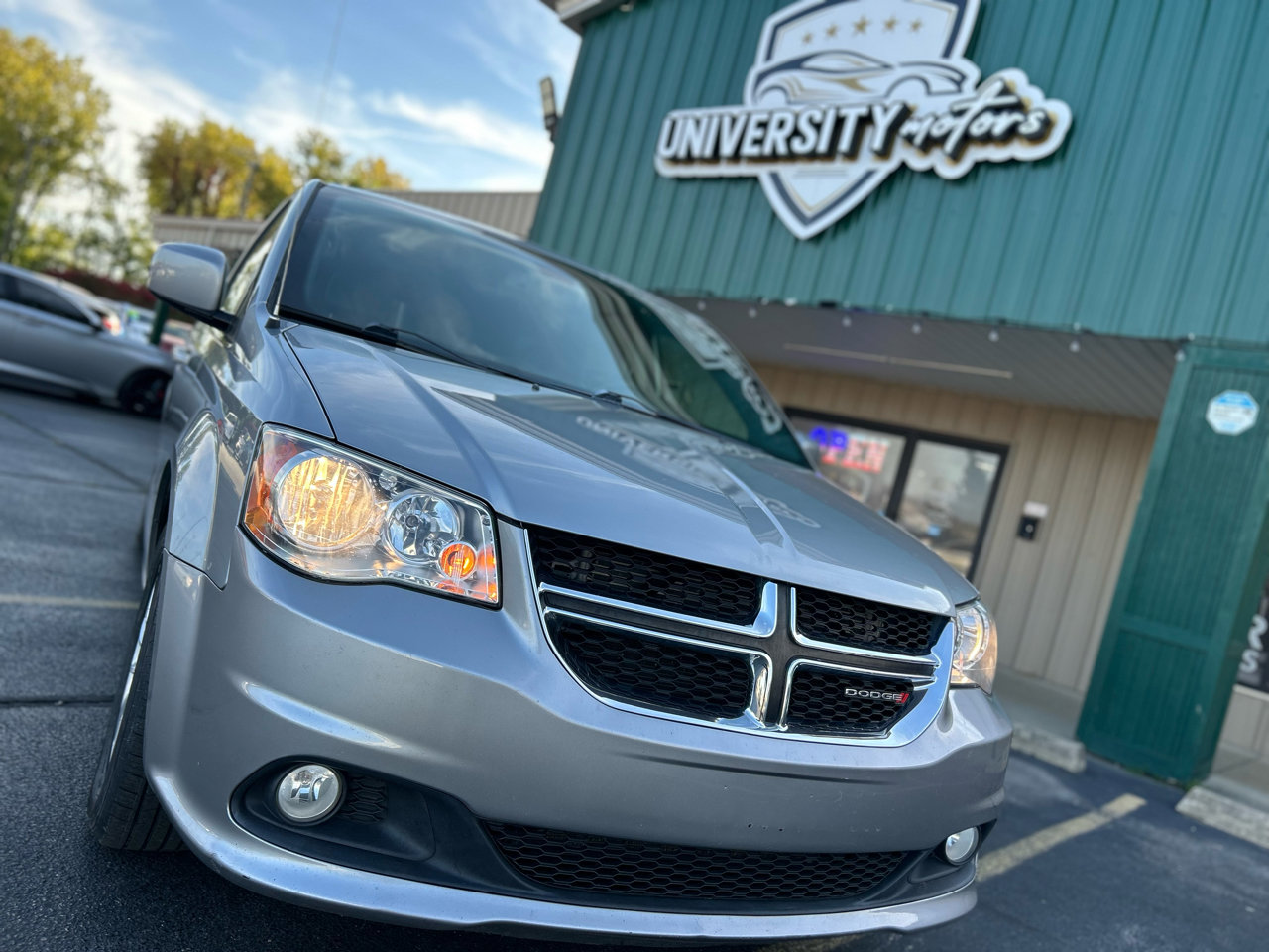 Used 2019 Dodge Grand Caravan SXT image 9
