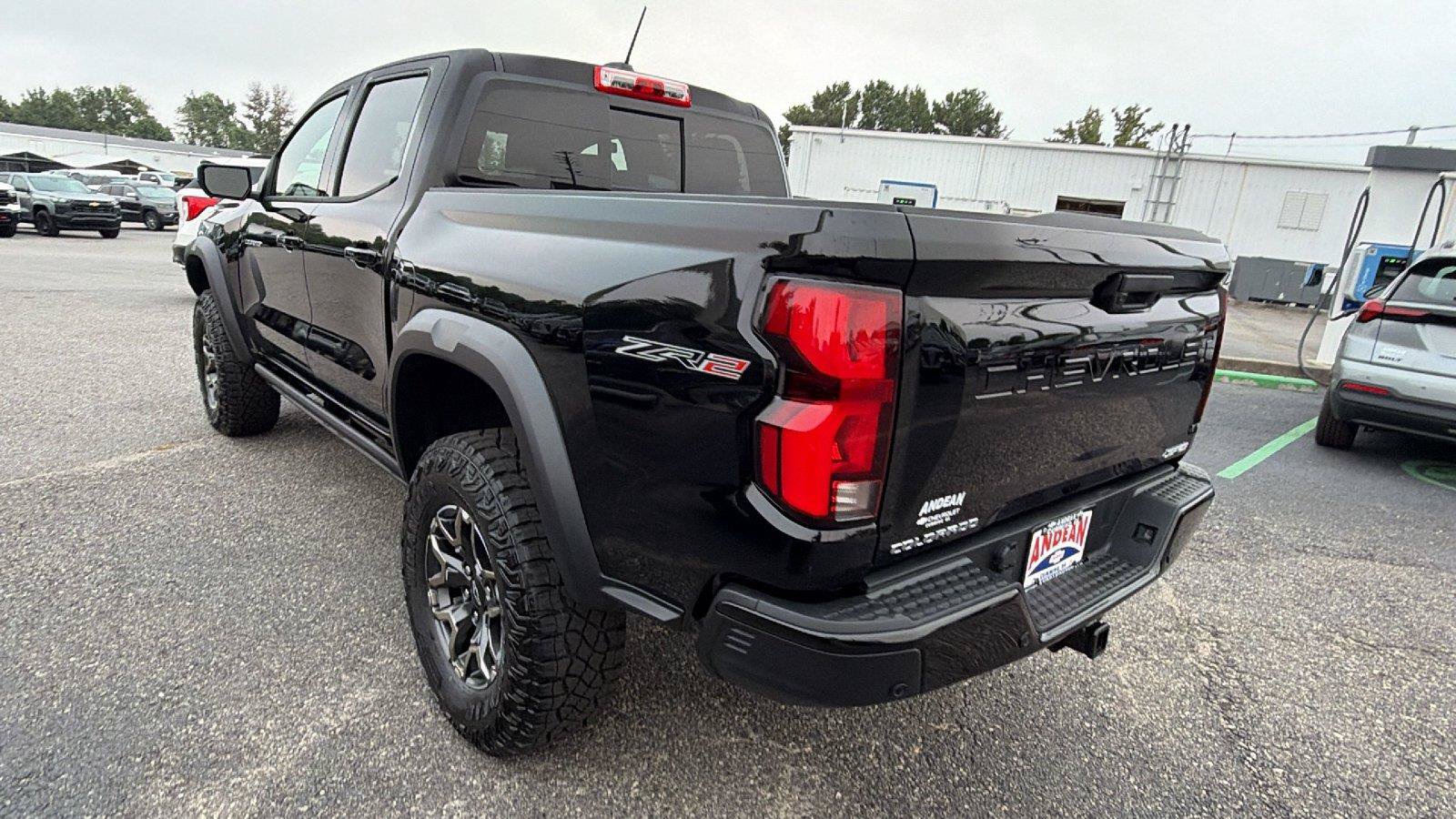 New 2026 Chevrolet Colorado ZR2 w/ Technology Package AWD/4WD image 11