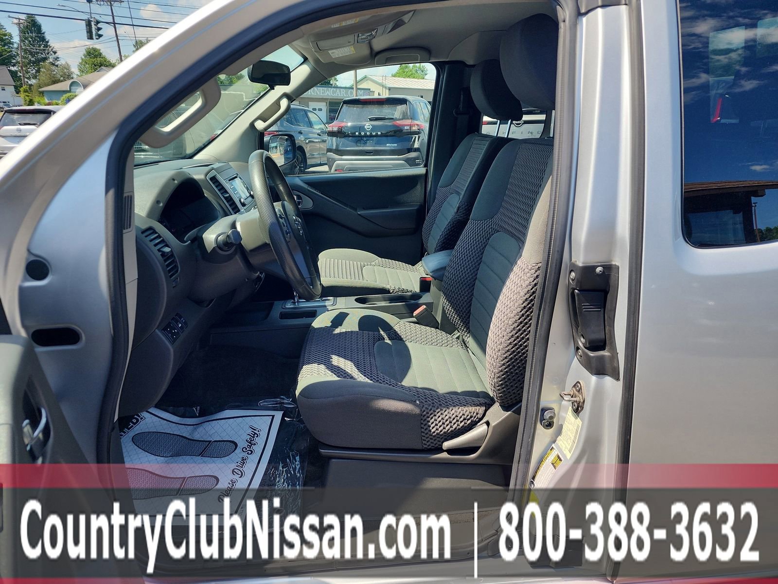 Used 2014 Nissan Frontier SV AWD/4WD image 11
