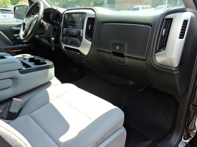 Used 2017 GMC Sierra 1500 SLE w/ SLE Value Package AWD/4WD image 9