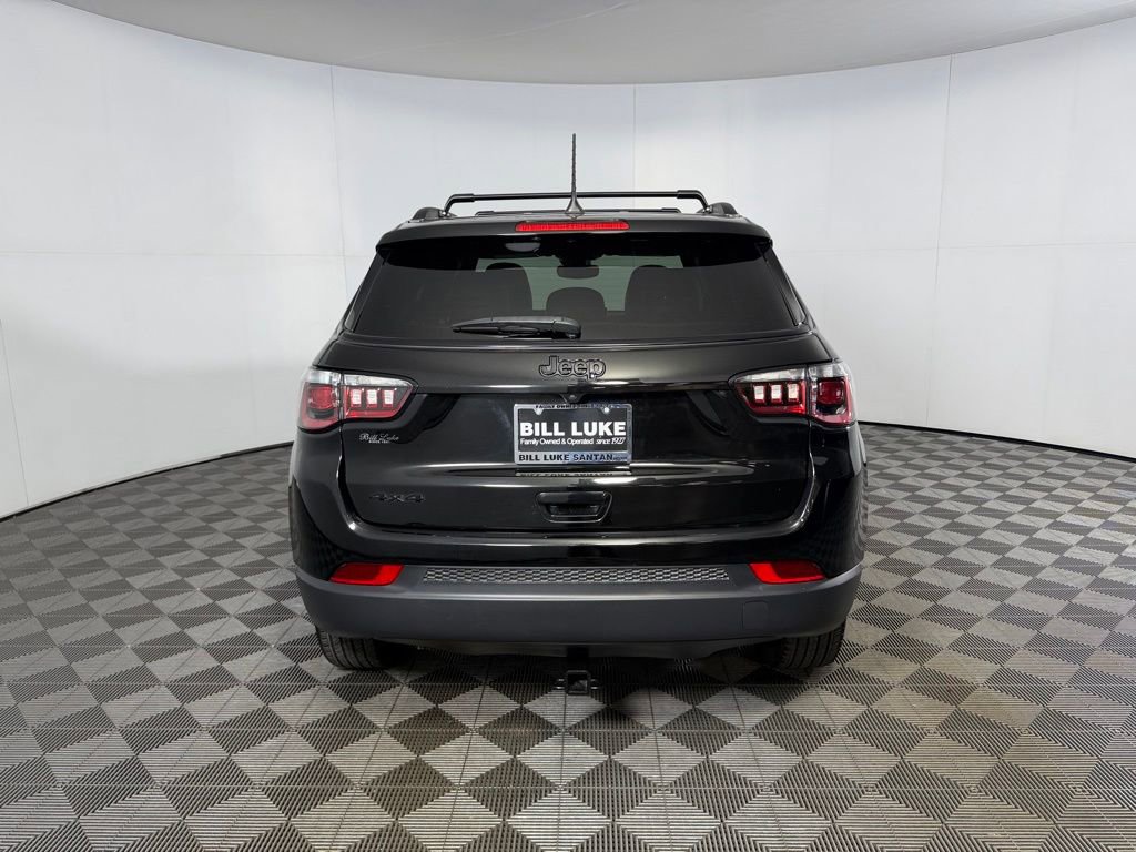 Used 2023 Jeep Compass Latitude AWD/4WD image 9