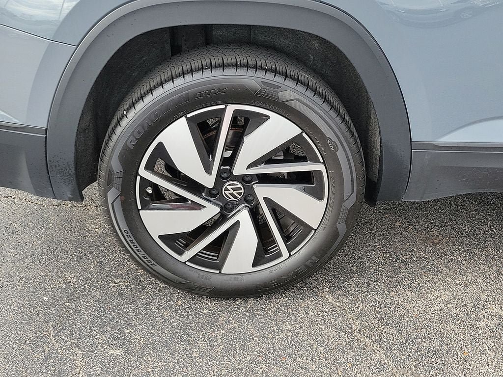 Used 2025 Volkswagen Atlas SE AWD/4WD image 7