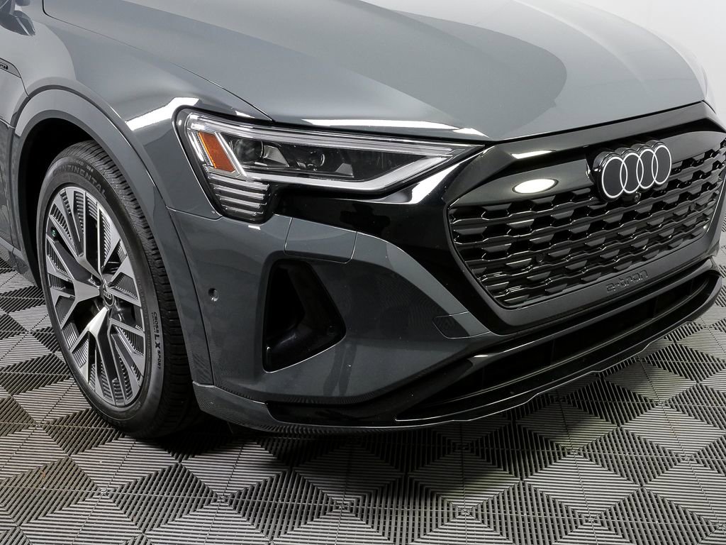 Used 2024 Audi Q8 e-tron Prestige w/ Prestige Package image 39