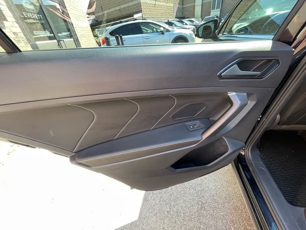 Used 2022 Volkswagen Tiguan SE AWD/4WD image 23