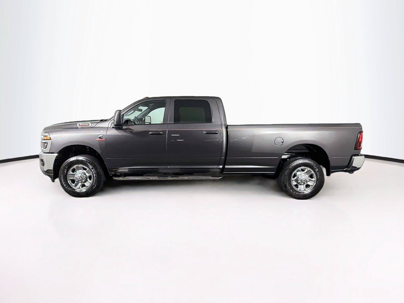 Used 2025 RAM 2500 Tradesman w/ Chrome Appearance Group AWD/4WD image 8