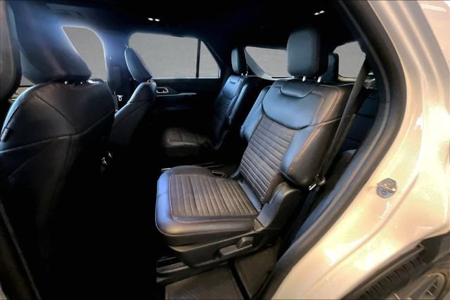 New 2026 Ford Explorer ST-Line w/ ST-Line Street Pack AWD/4WD image 9