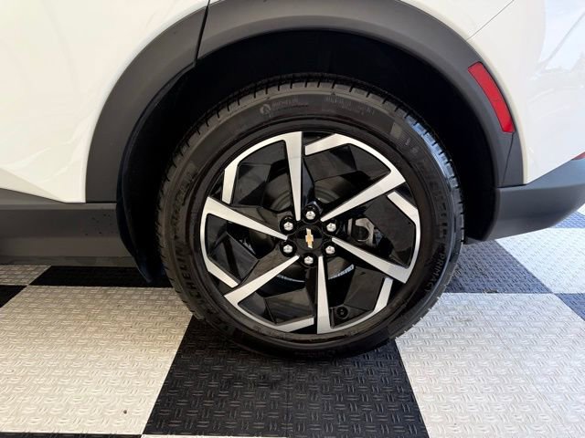 New 2026 Chevrolet Equinox EV LT FWD image 11