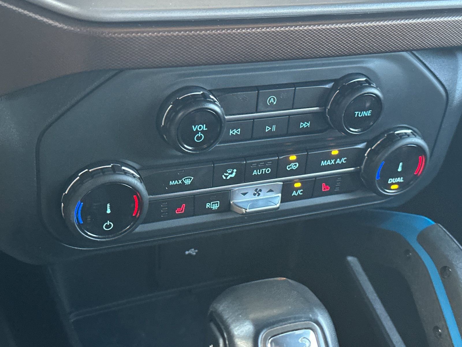 Used 2022 Ford Bronco Outer Banks image 24