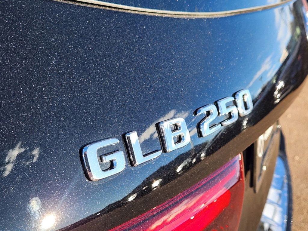 New 2025 Mercedes-Benz GLB 250 4MATIC image 14