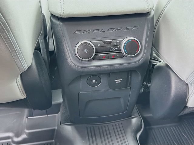 Used 2025 Ford Explorer Platinum w/ Ultimate Package AWD/4WD image 30