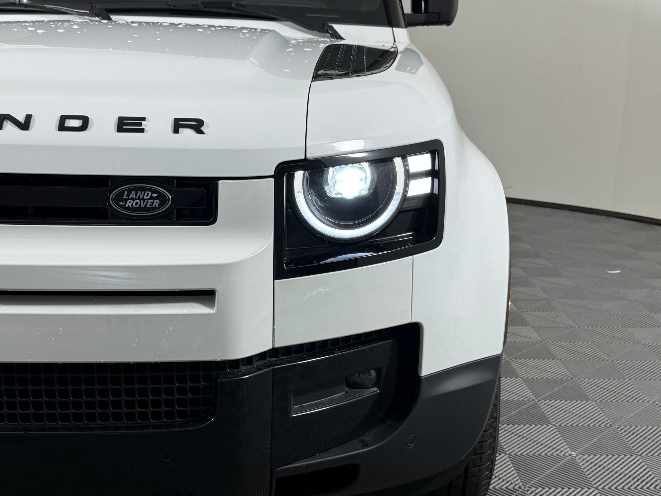 New 2026 Land Rover Defender 110 S AWD/4WD image 10