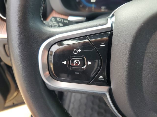 Used 2023 Volvo XC60 T8 Plus image 17