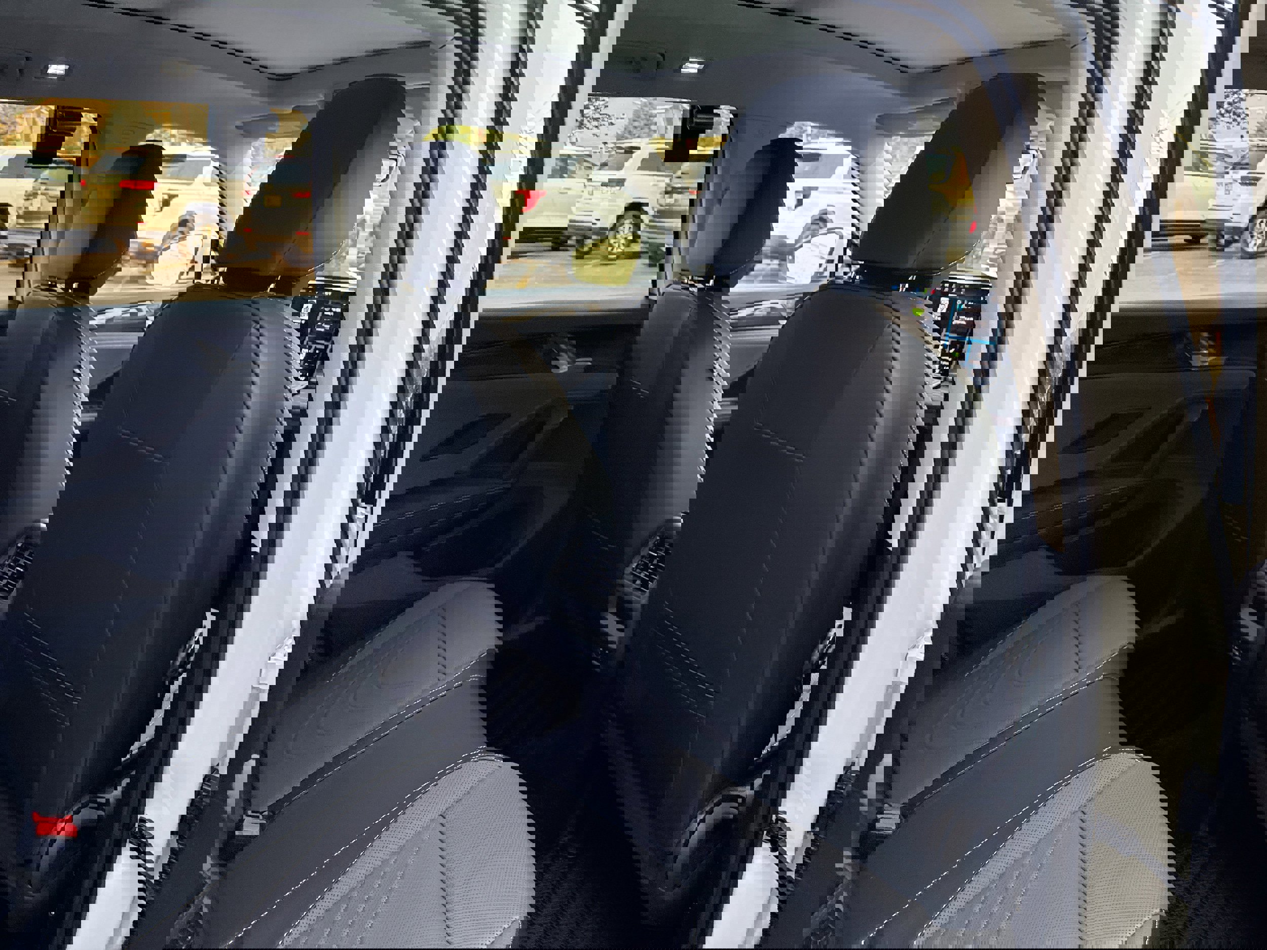 New 2025 Volkswagen Tiguan SE image 21