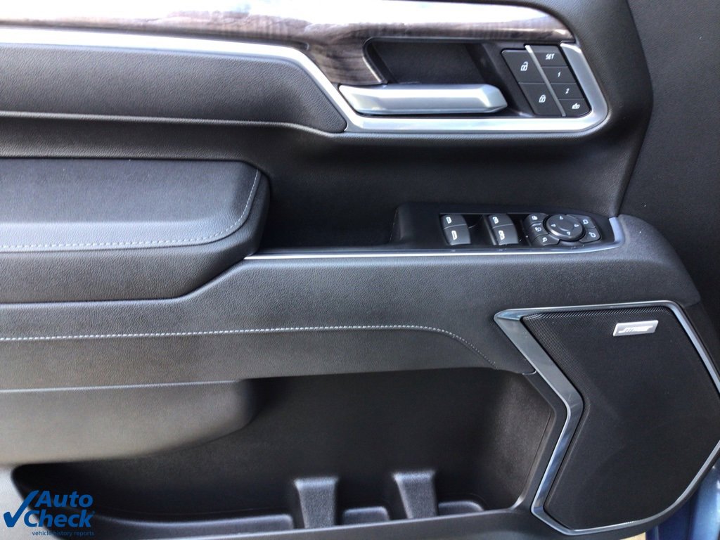 Used 2025 Chevrolet Silverado 2500 LTZ w/ LTZ Convenience Package image 11