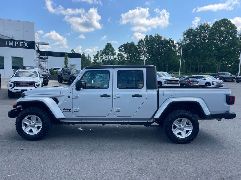 Used 2023 Jeep Gladiator Sport image 2