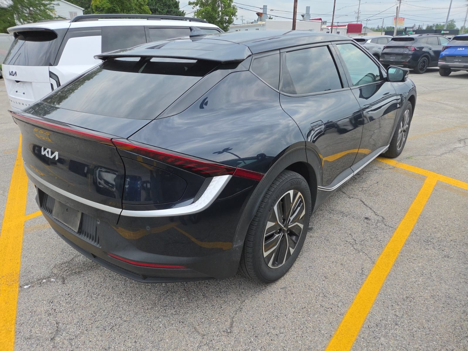 Certified 2024 Kia EV6 Light AWD/4WD image 4
