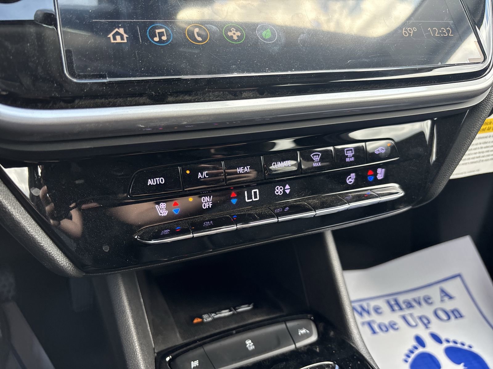 Used 2022 Chevrolet Bolt EUV Premier FWD image 21