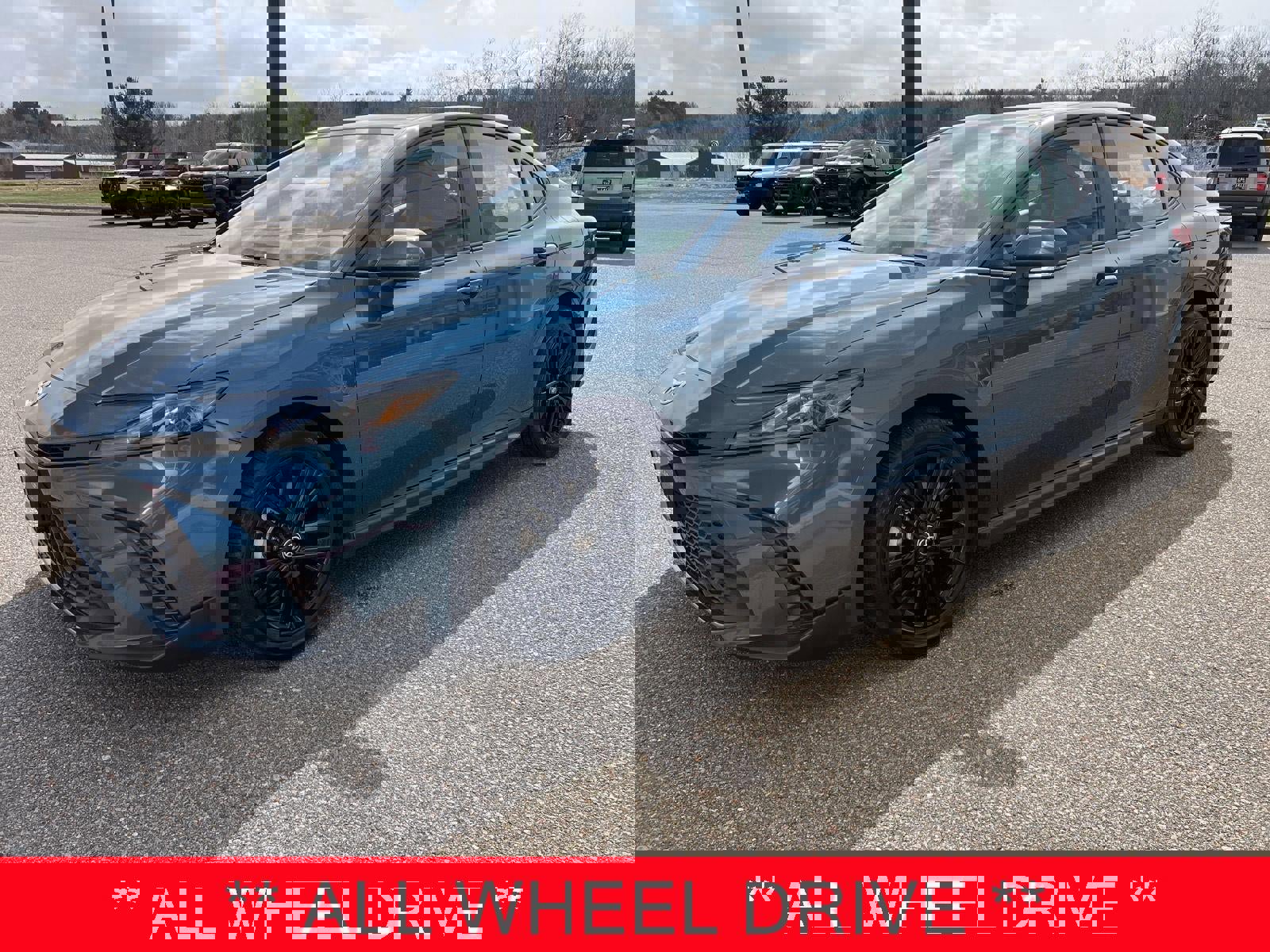 Used 2025 Toyota Camry SE w/ Multimedia Upgrade Package AWD/4WD image 4