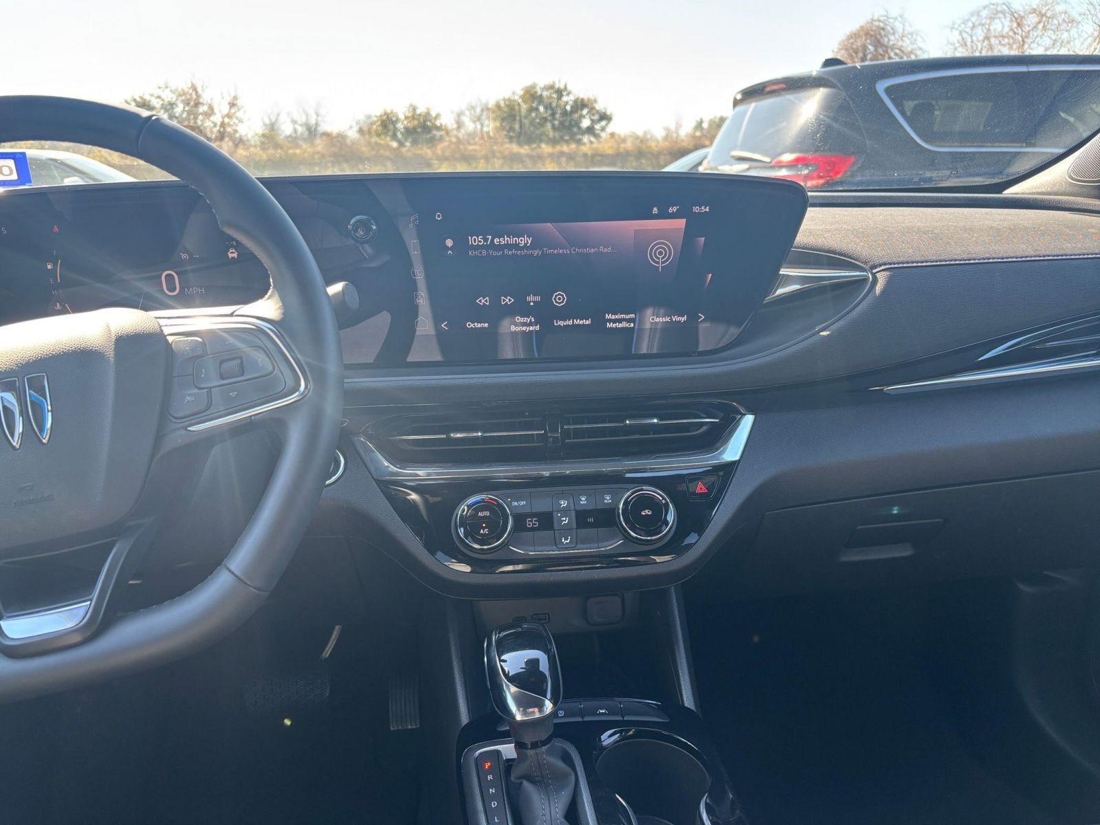 Used 2025 Buick Envista Sport Touring image 17