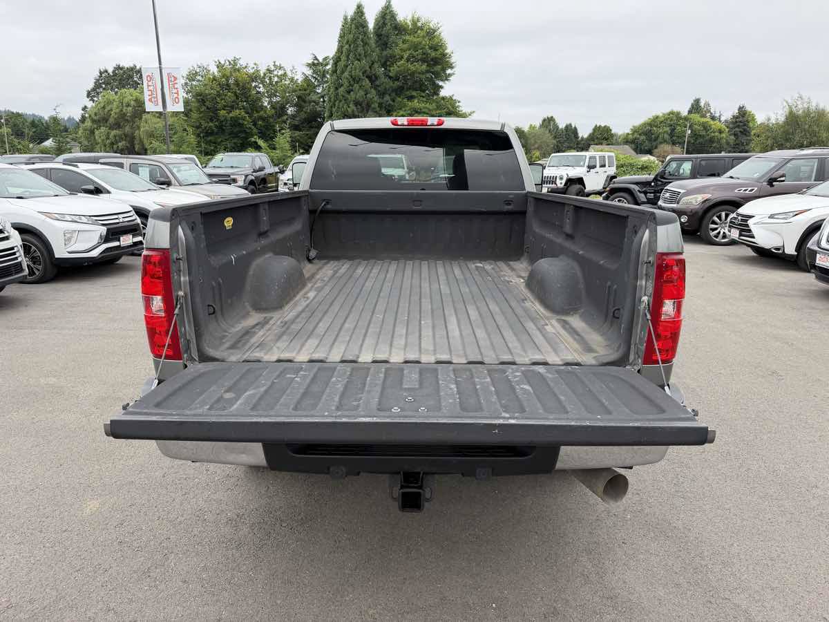 Used 2009 Chevrolet Silverado 3500 W/T AWD/4WD image 21