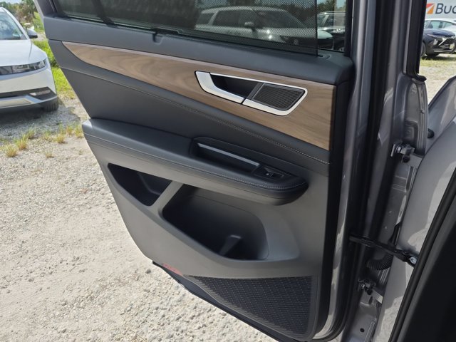 Used 2025 Volkswagen Atlas SE FWD image 23