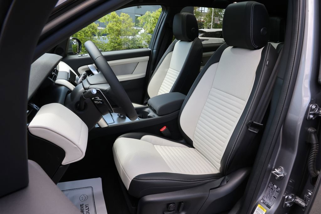 New 2026 Land Rover Discovery Sport Landmark AWD/4WD image 20