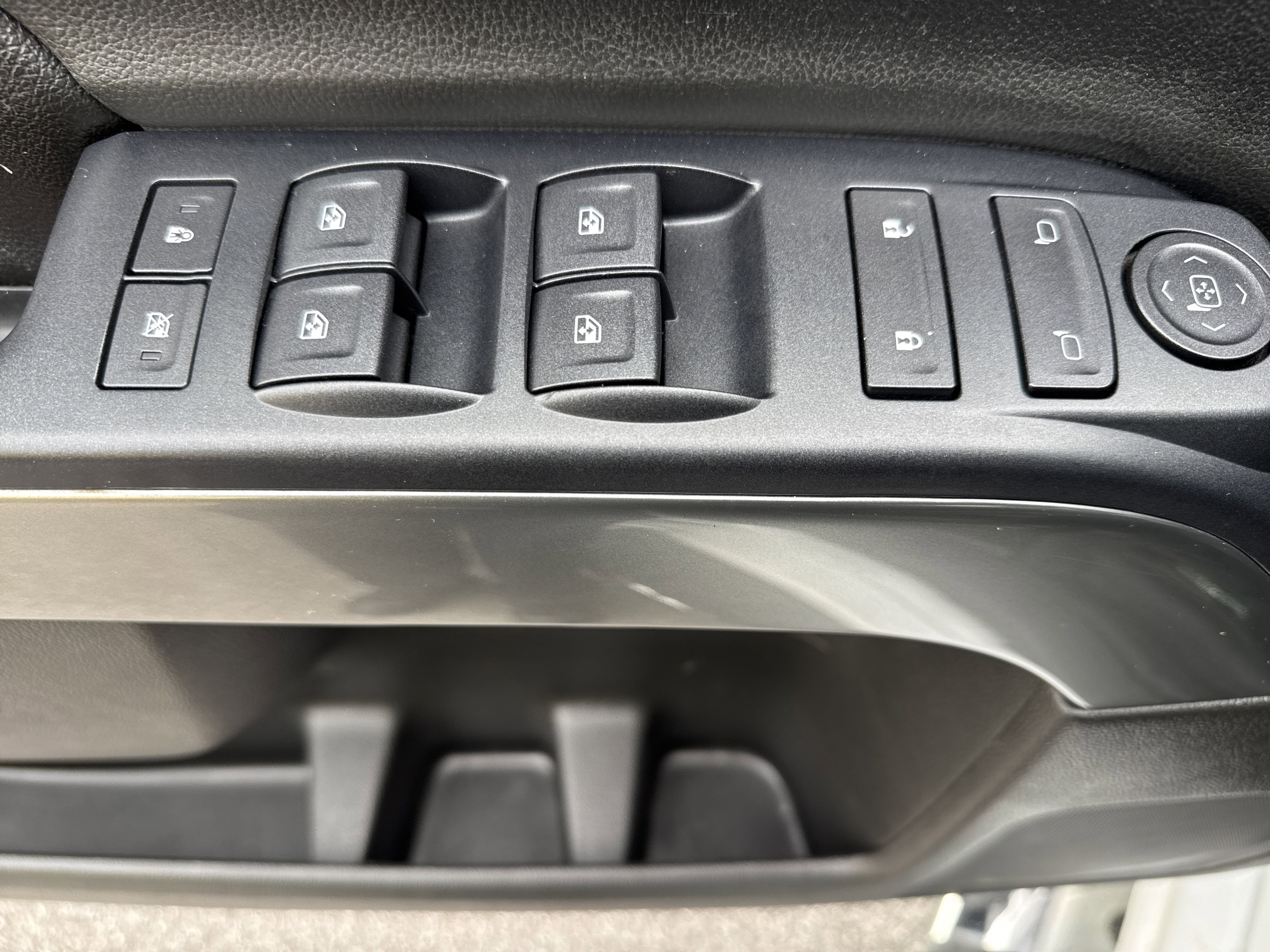 Used 2015 Chevrolet Silverado 1500 LT RWD image 15