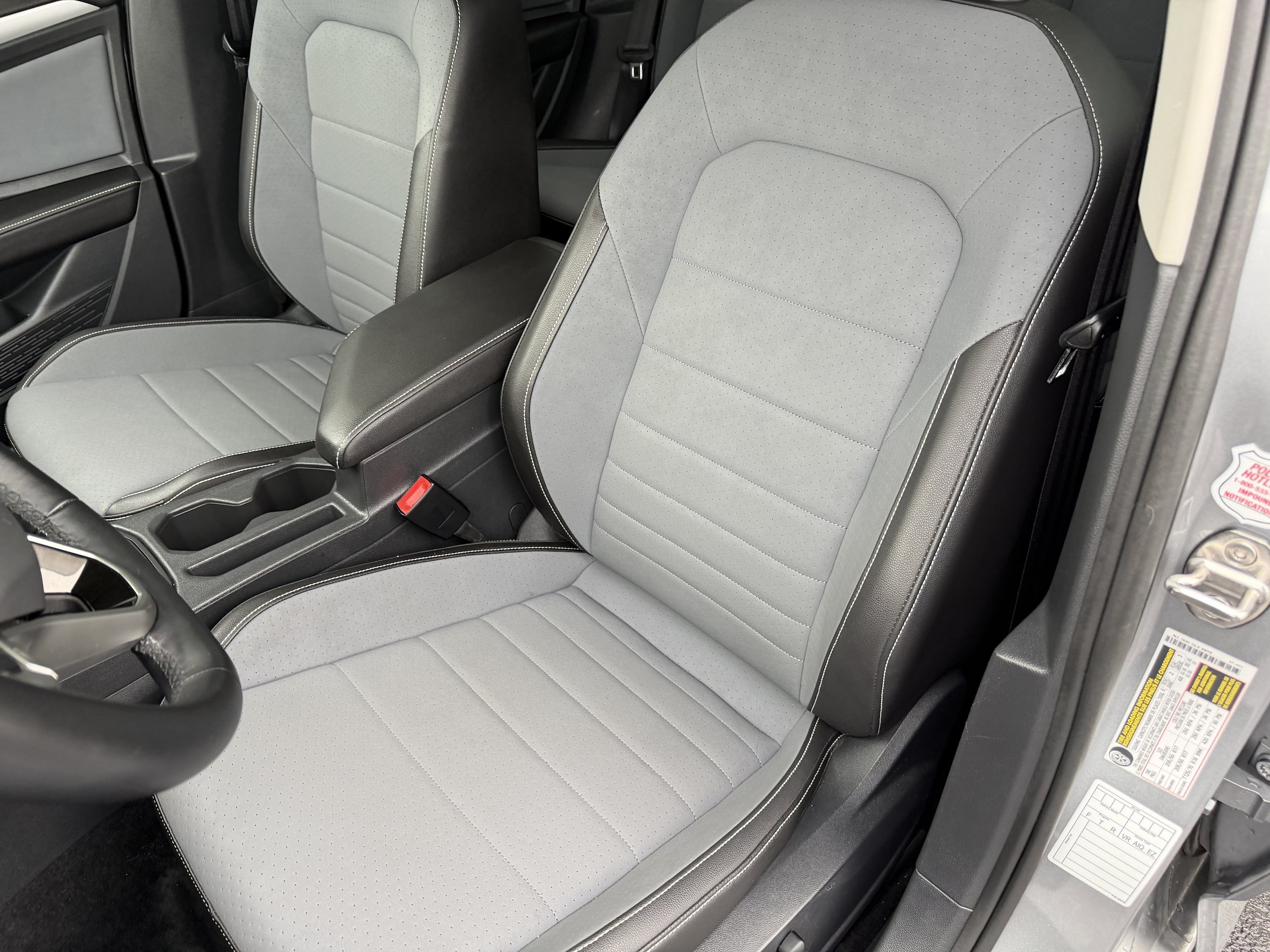 Used 2025 Volkswagen Jetta SE FWD image 11