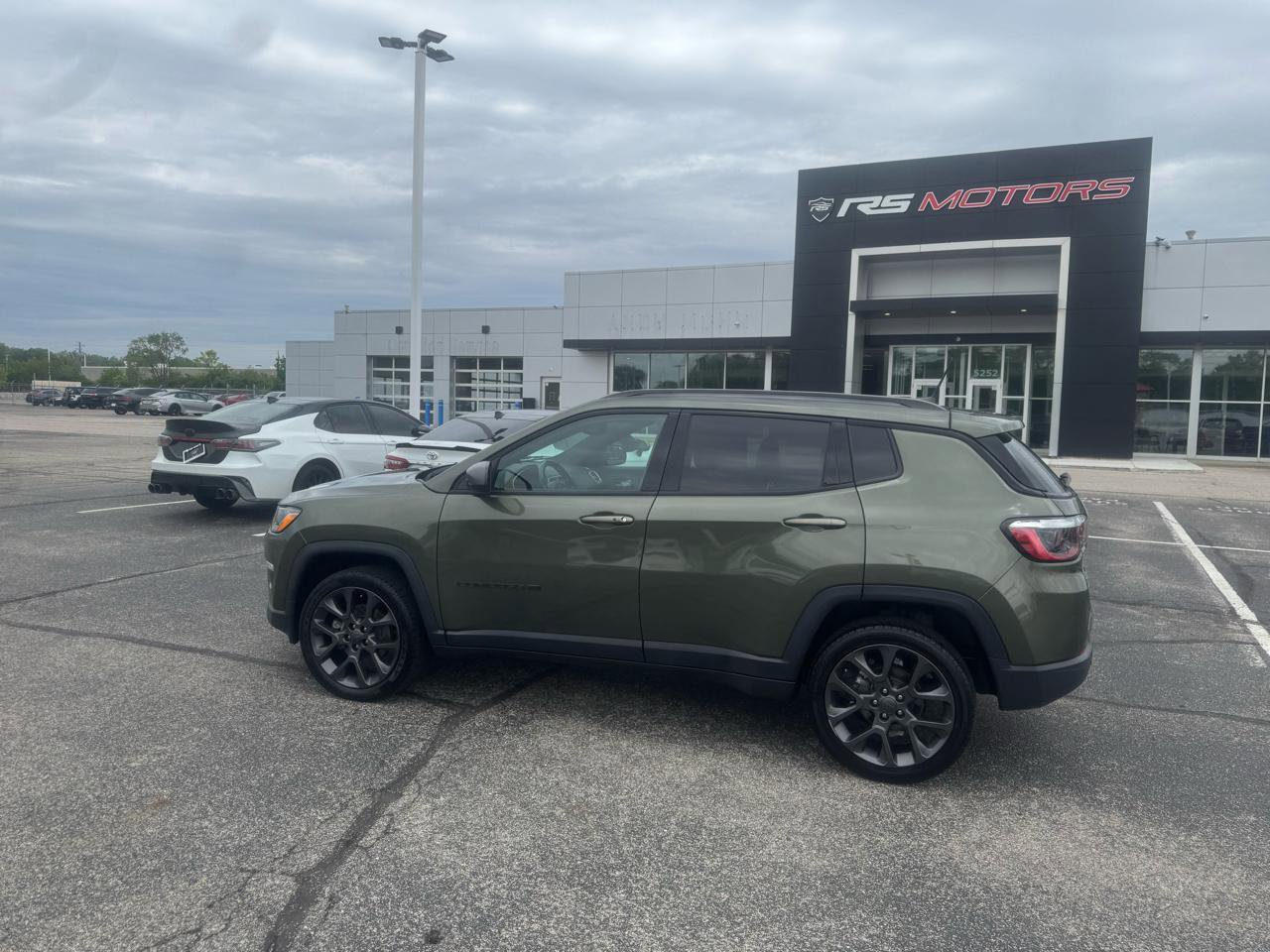 Used 2021 Jeep Compass Latitude AWD/4WD image 3