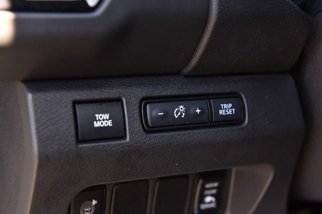 Used 2022 Nissan Frontier PRO-4X image 13