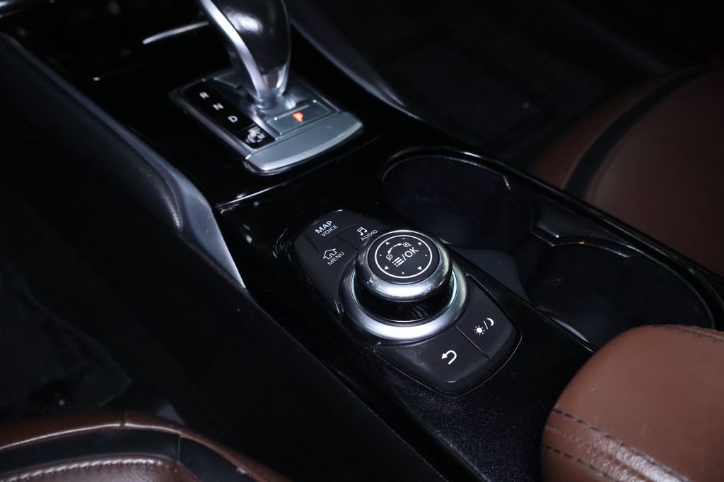 Used 2018 INFINITI QX30 Premium w/ Navigation Package image 29