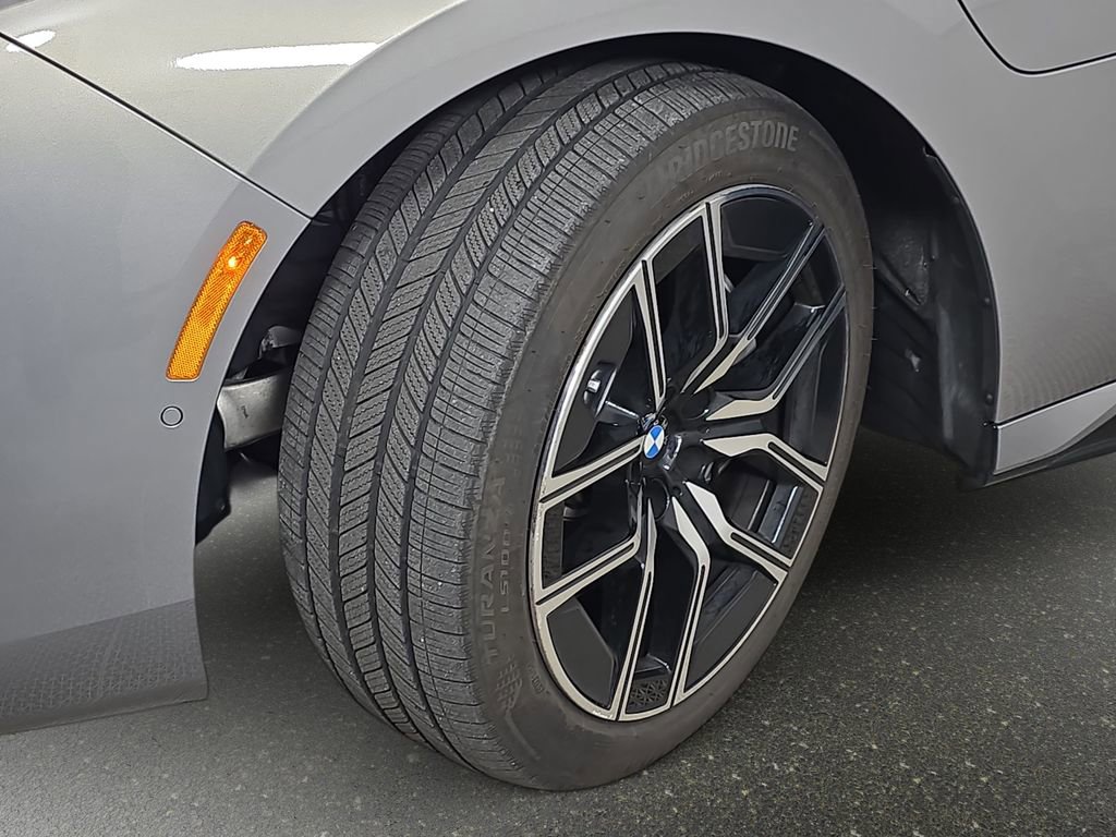 Used 2025 BMW 750e xDrive w/ Executive Package AWD/4WD image 37