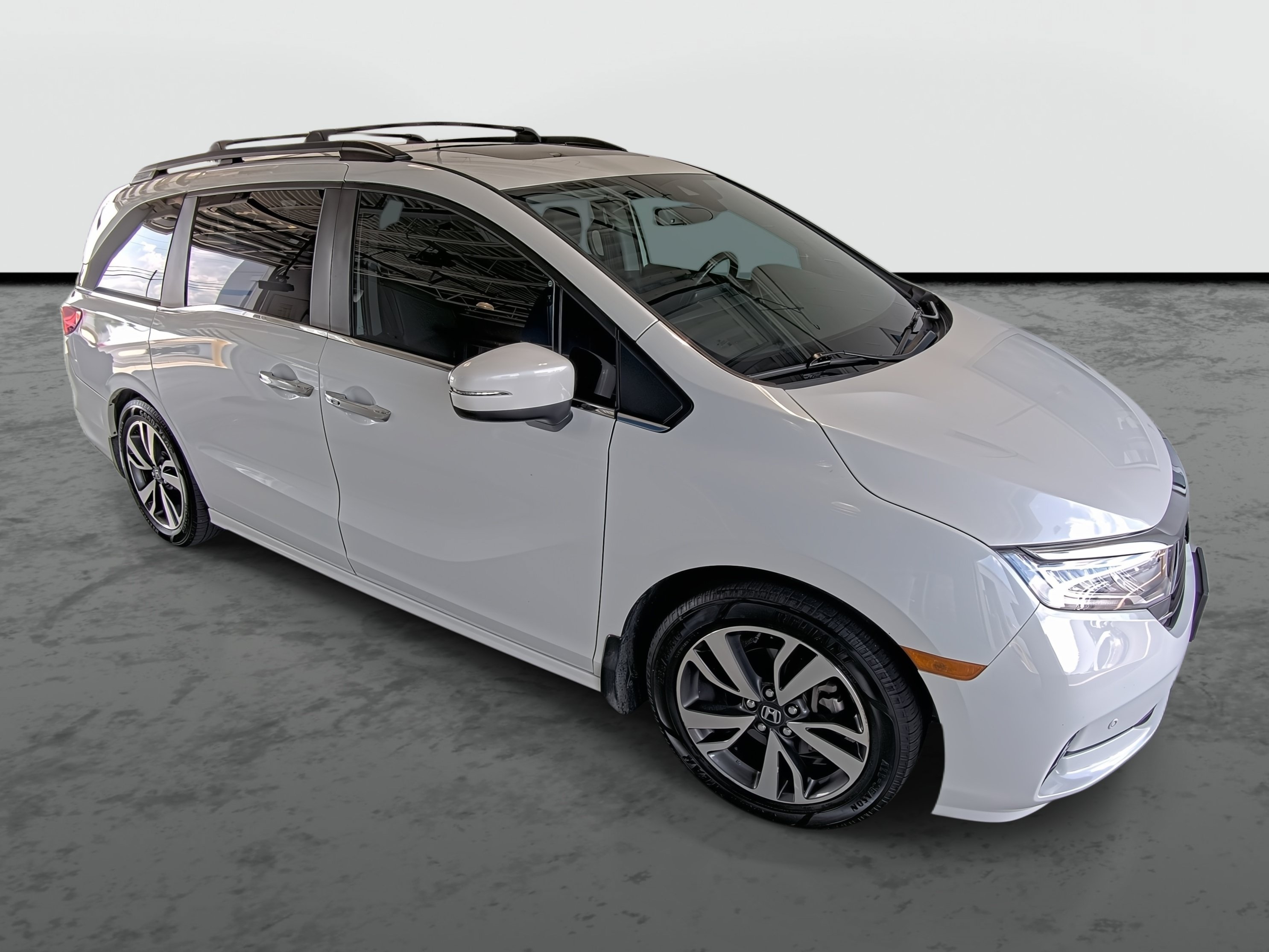 Used 2023 Honda Odyssey Touring image 4