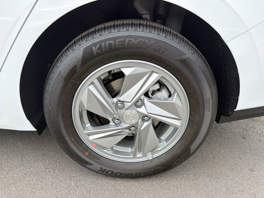 New 2026 Hyundai Elantra SE FWD image 19