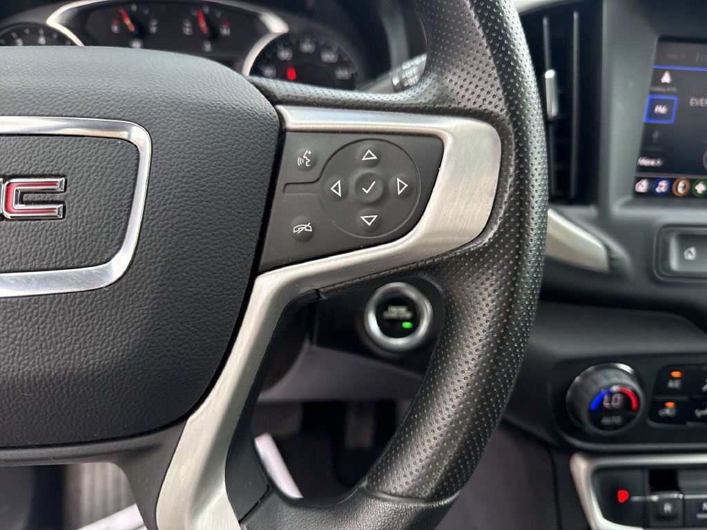 Used 2024 GMC Terrain SLE w/ Driver Convenience Package AWD/4WD image 17