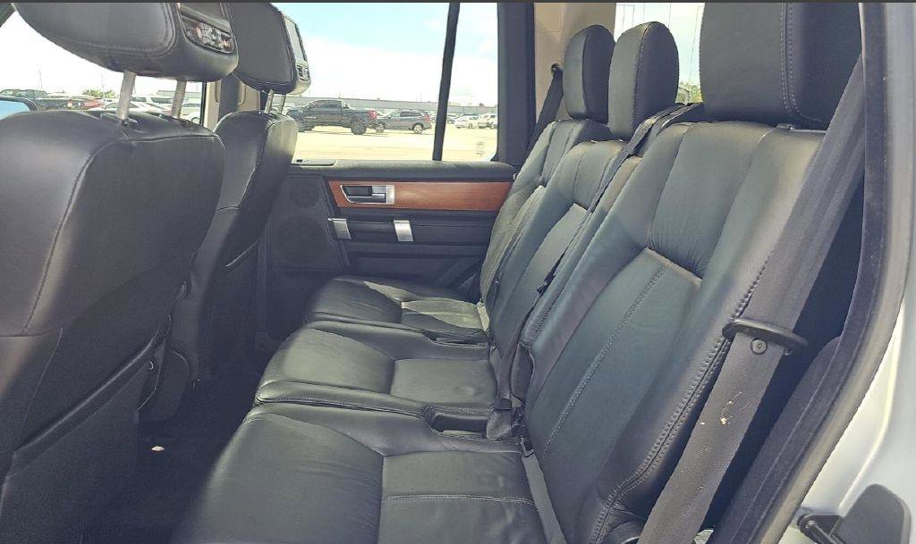 Used 2011 Land Rover LR4 HSE AWD/4WD image 3