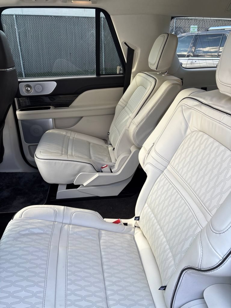 Certified 2023 Lincoln Navigator L Black Label AWD/4WD image 8