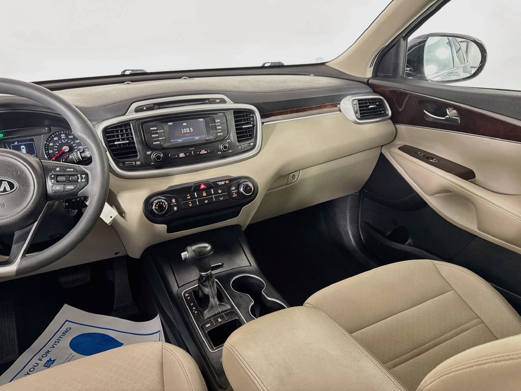 Used 2017 Kia Sorento AWD image 24