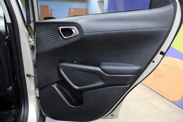 Used 2020 Kia Soul EX image 11