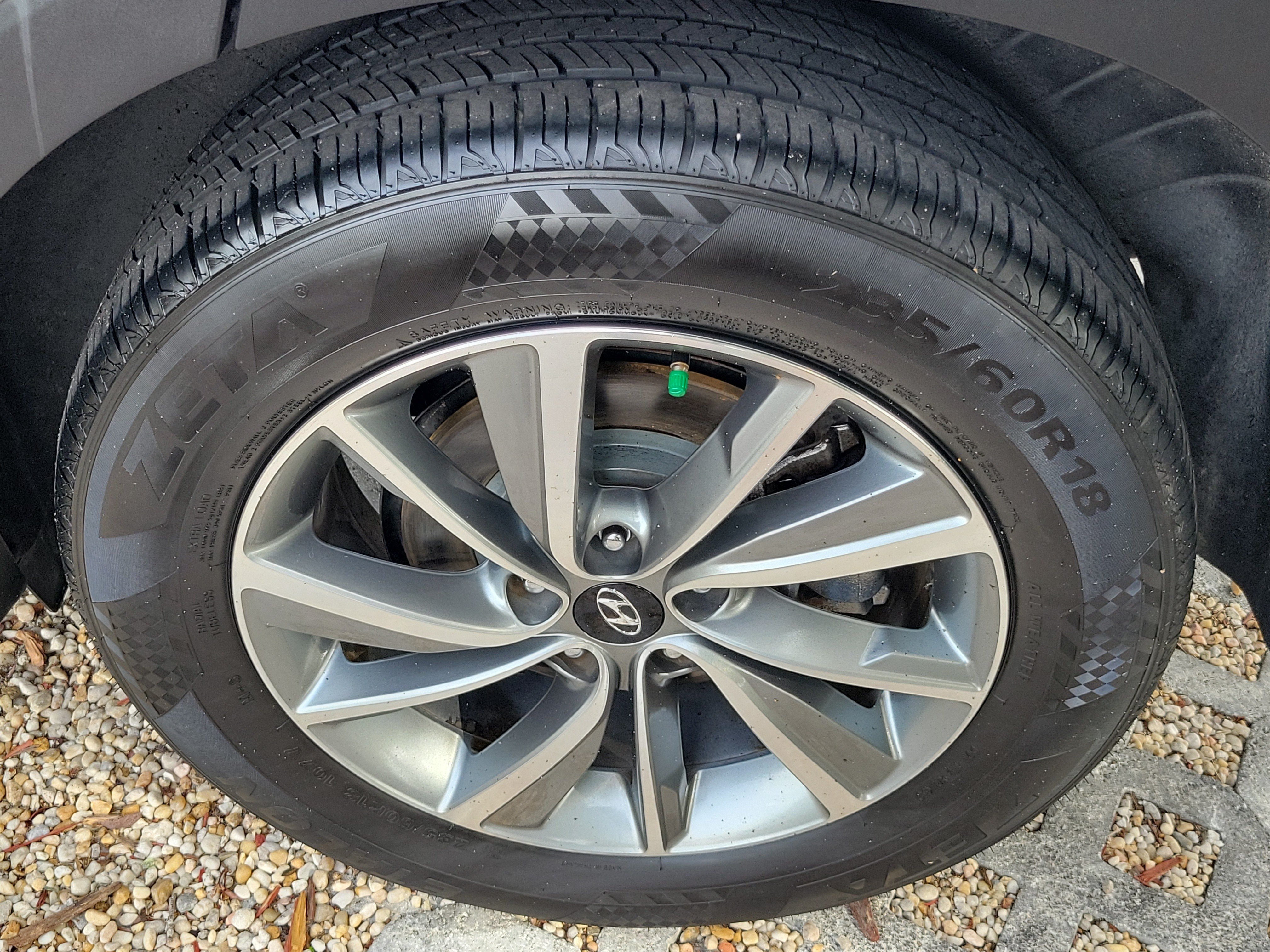 Used 2019 Hyundai Santa Fe SEL FWD image 8