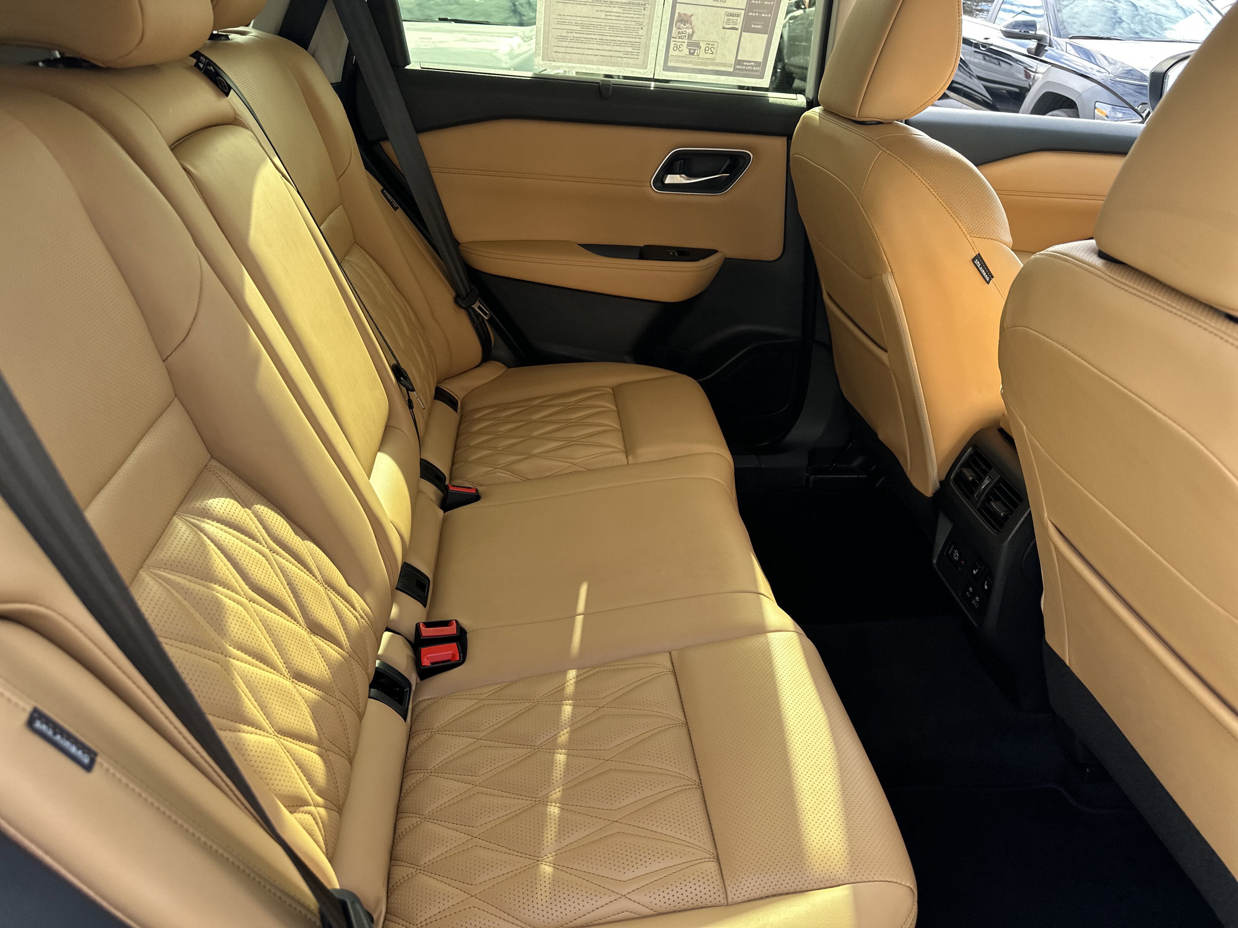 Used 2023 Nissan Rogue Platinum w/ Platinum Premium Package image 14