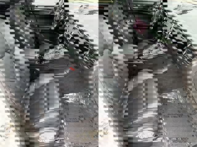 Used 2020 Porsche Macan w/ Premium Package Plus image 22